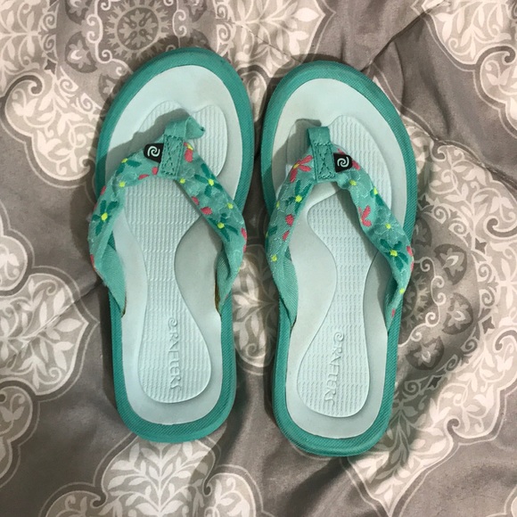 girls flip flops size 2